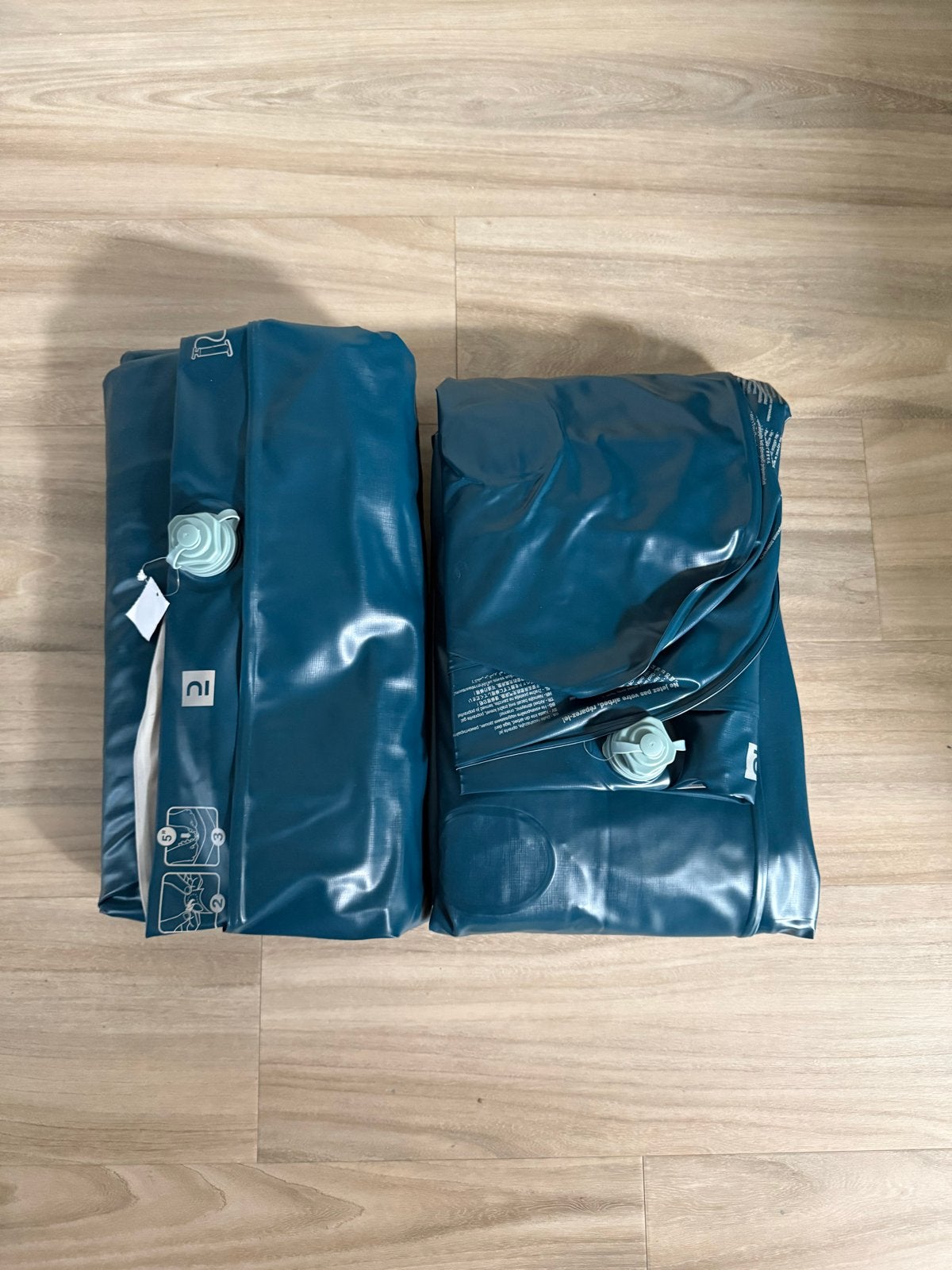 2x Decathlon Quechua Luchtmatras 190x140 cm–1 keer gebruikt, Ophalen, Zo goed als nieuw, 2-persoons