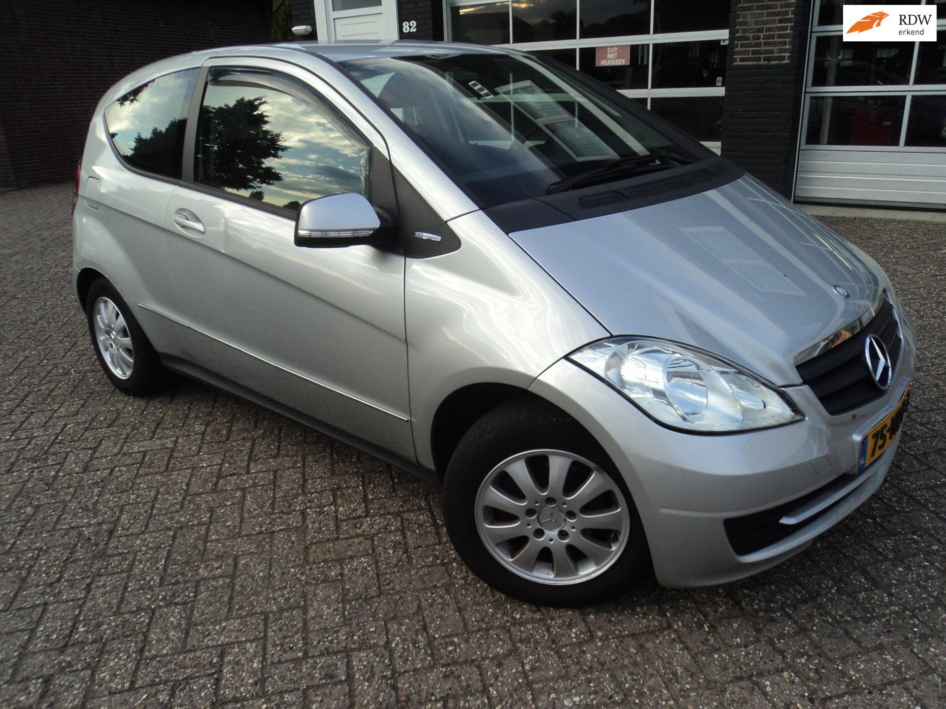 Mercedes-Benz A-klasse 160 BlueEFFICIENCY Business Class, Voorwielaandrijving, Euro 5, Stof, Zwart