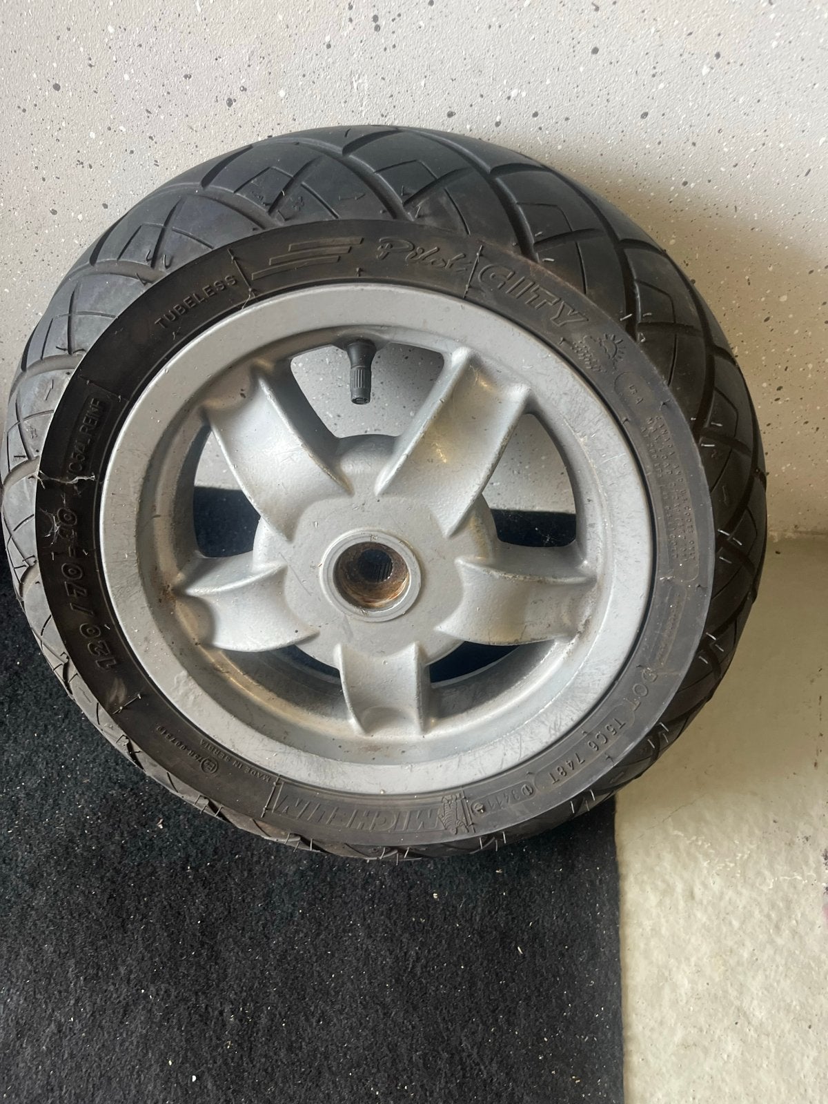 Piaggio Zip 2000 velg met Michelin band, Ophalen of Verzenden, Gebruikt, Overige typen, Piaggio