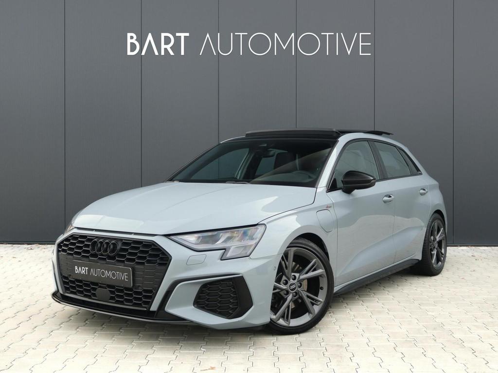 Audi A3 Sportback 40 TFSI e S-Line|Audi Exclusive|Pano|Camer, Gebruikt, Zwart, 4 cilinders, Leder en Stof