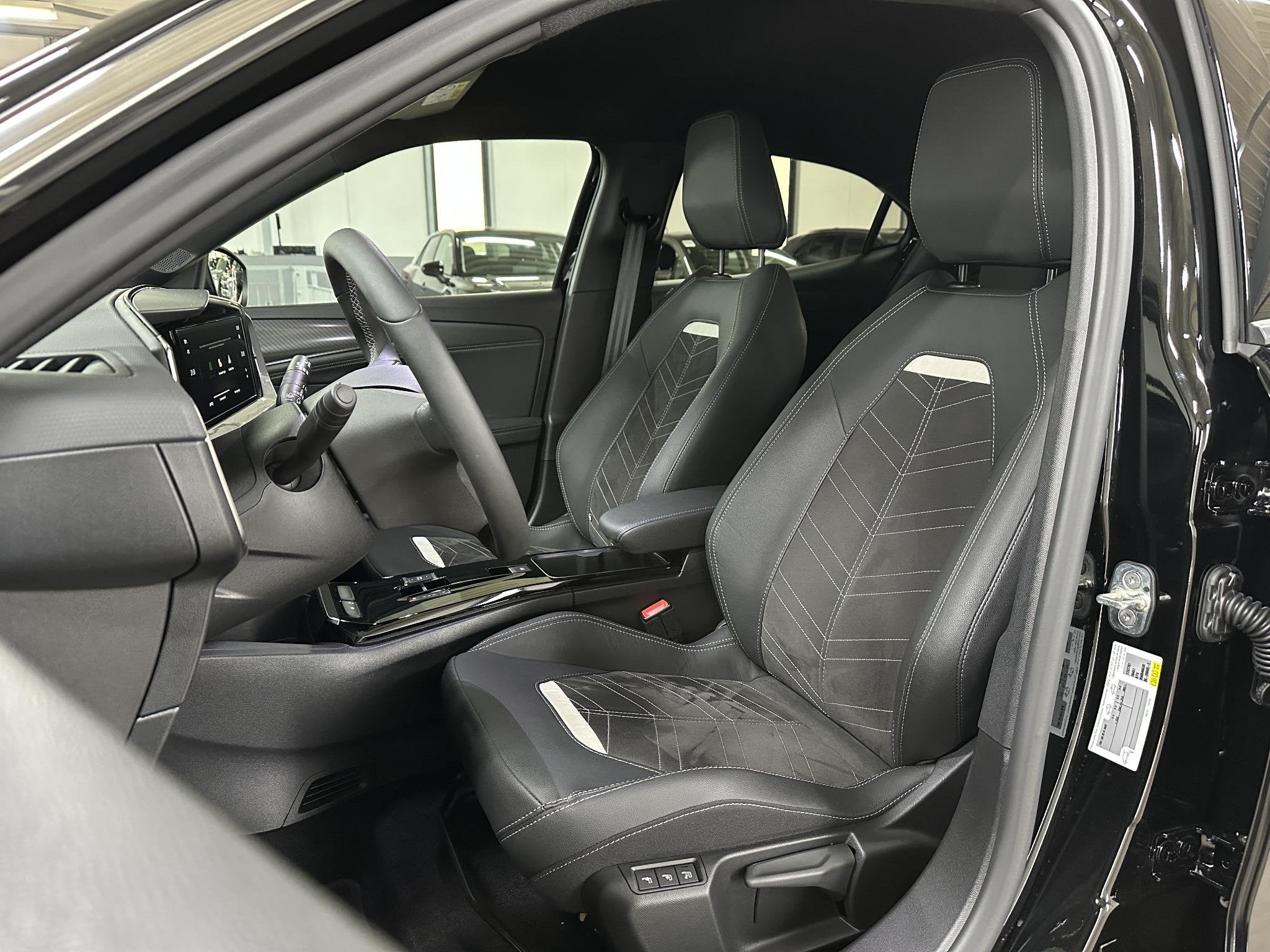 Opel Mokka Electric Long Range Ultimate 54 kWh | Matrix Led, Auto's, Gebruikt, 156 pk, Mokka-e, Alcantara