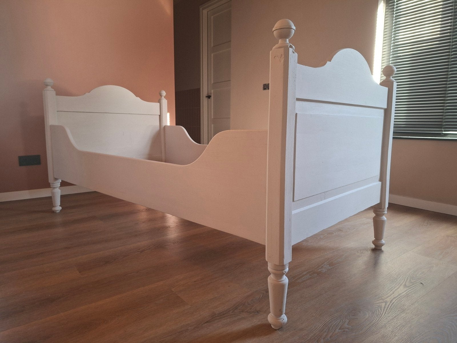 Super mooi Vintage kinderbed (Marbella Beige), Ophalen, Gebruikt, 90 cm, Eenpersoons