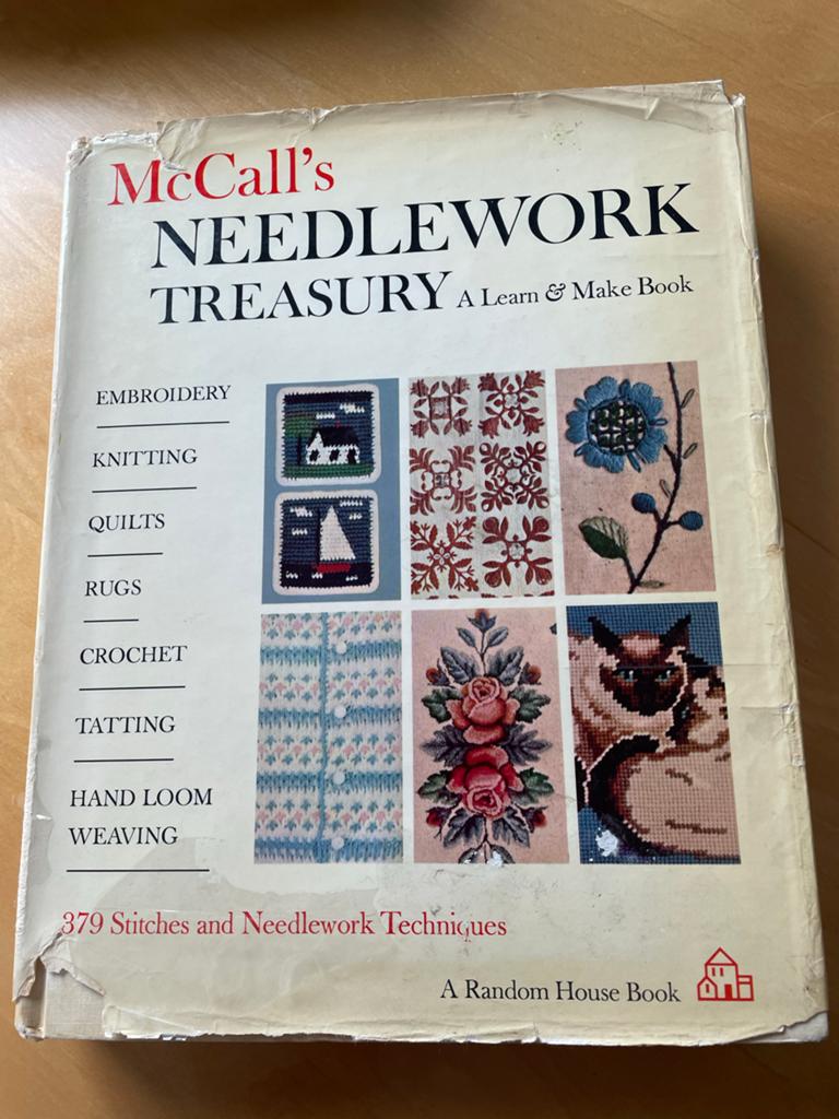 McCall's Needlework Treasury: Leer & Maak Boek, Boeken, Ophalen of Verzenden, Gelezen, Borduren en Naaien