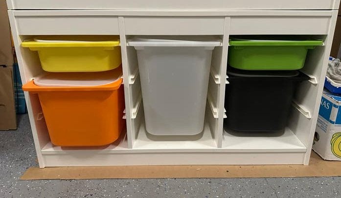 Mooie ikea  trofkast met diverse bakken, Huis en Inrichting, Kasten | Boekenkasten, Ophalen, Overige materialen, 50 tot 100 cm