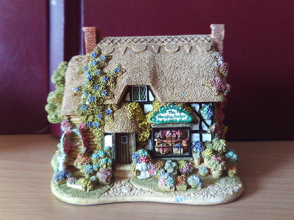 Lilliput Lane -* The Hanging Basket, Ophalen of Verzenden, Zo goed als nieuw, Overige typen