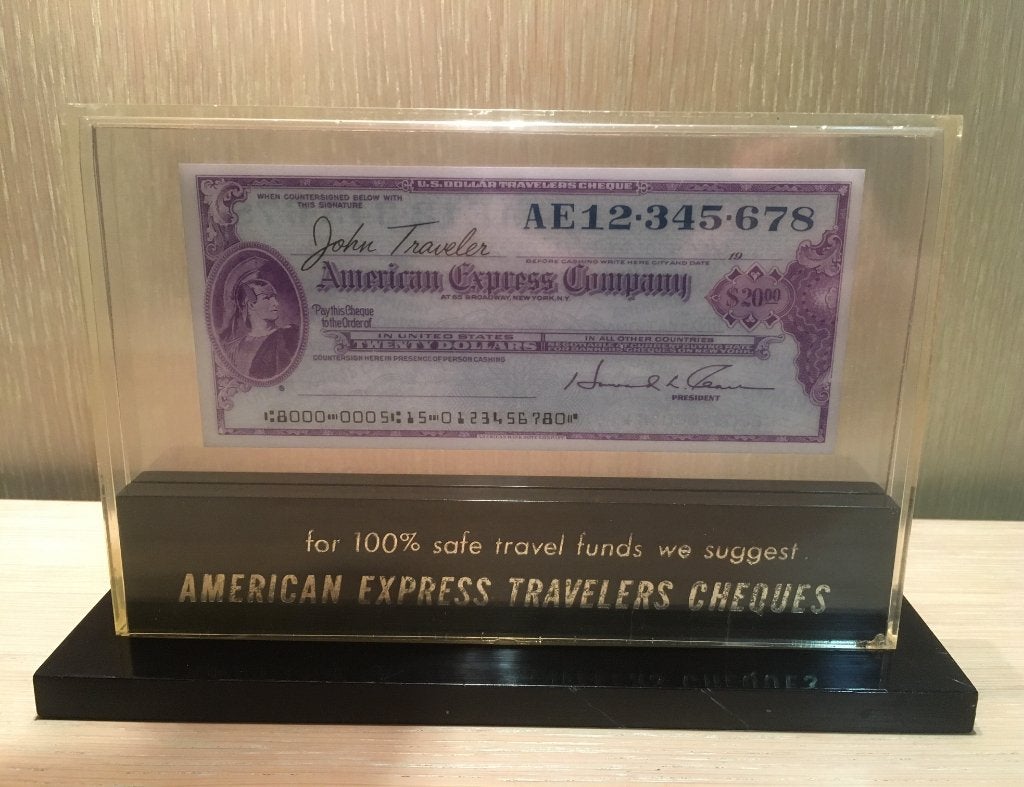 Vintage Amex display reischeque jaren 60 (specimen), Ophalen of Verzenden, Gebruikt, Reclamebord