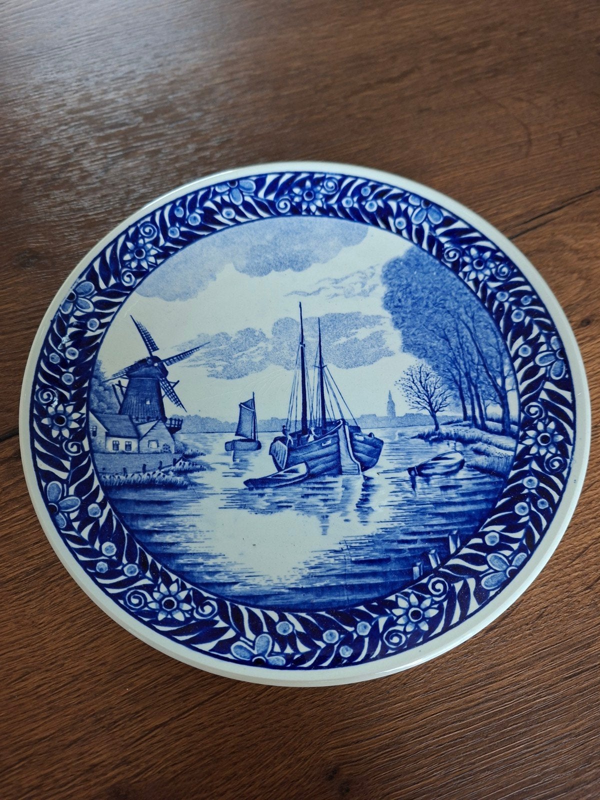 Boch Delft Wandbord met Molen en Schepen, Ophalen of Verzenden