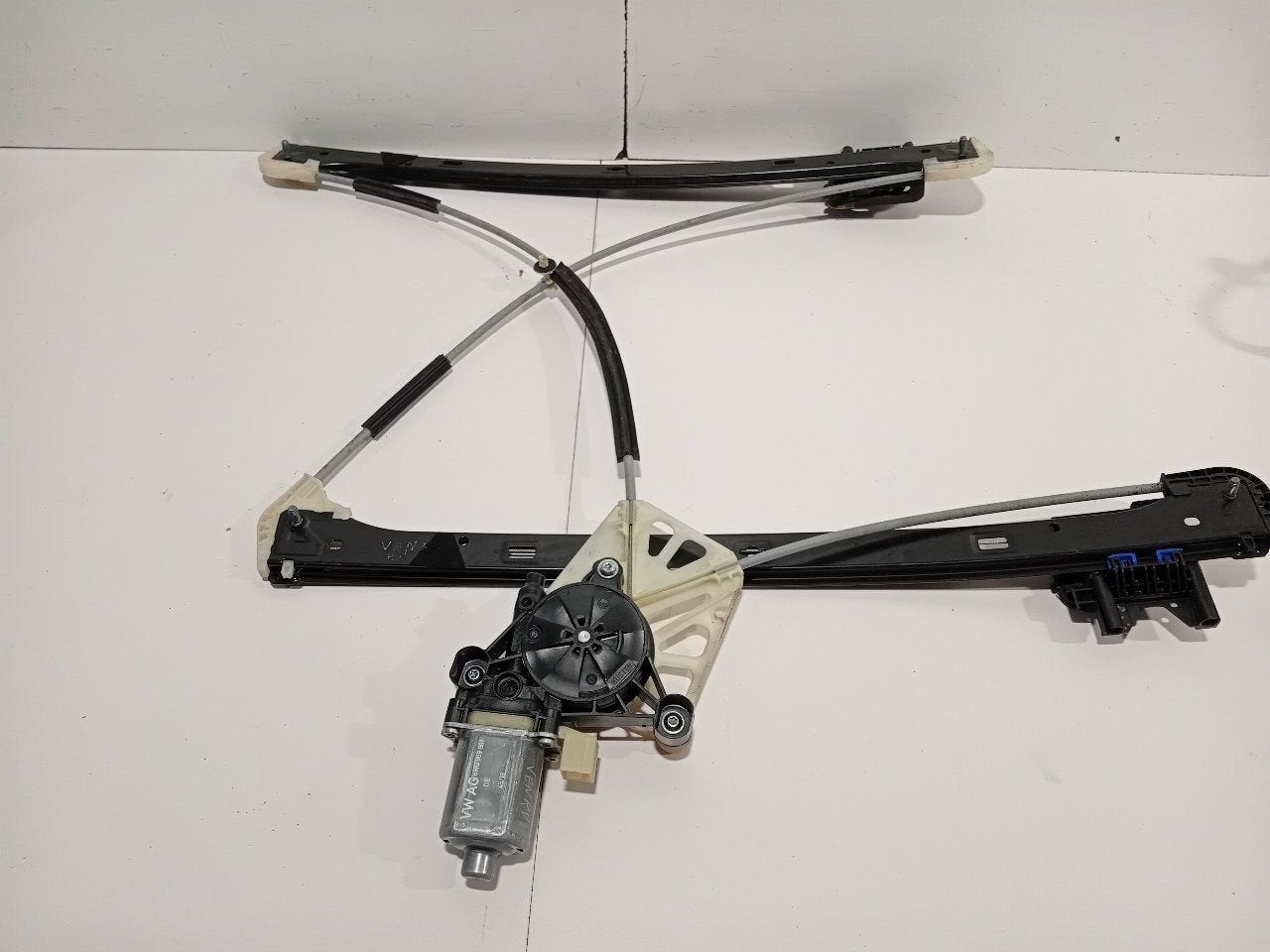 Raammechaniek elektrisch rechts voor Audi Q7, Onderdelen@venauto.nl, Van der Ven Autorecycling B.V., Gebruikt, Ettenseweg 76, 4706 PB Roosendaal, The Netherlands