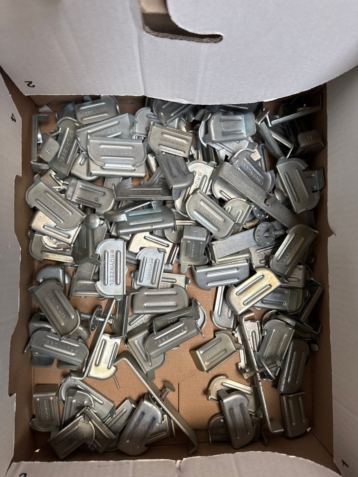 Bruynzeel stelling Bevestigingsclips, Ophalen, Nieuw, Minder dan 50 mm, Overige typen