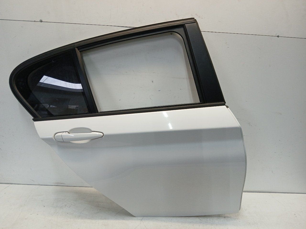 Portier rechts achter BMW 1 serie, Onderdelen@venauto.nl, Van der Ven Autorecycling B.V., Gebruikt, Ettenseweg 76, 4706 PB Roosendaal, The Netherlands