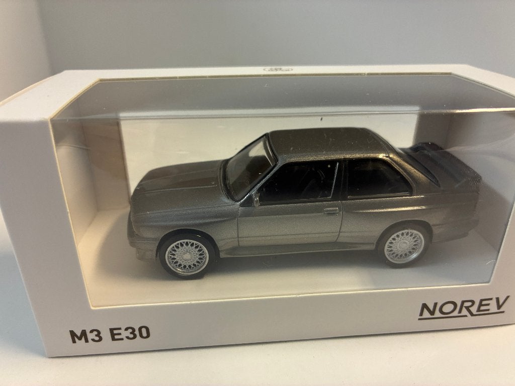27289: BMW M3 E30 - 1986 - Norev 1:43, 70-72 avenue de Bohlen 69120 Vaulx-en-Velin, France, Auto, Norev, Norev
