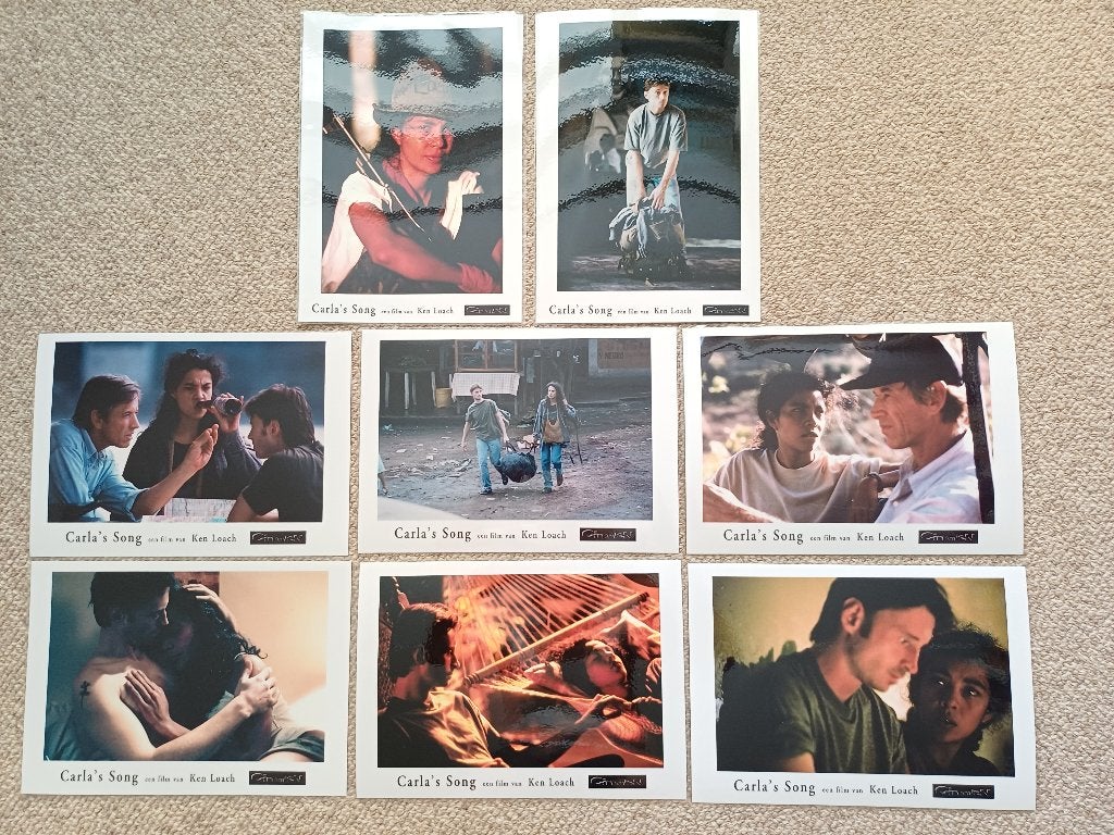 CARLA ' S   SONG     lobbycard set., Verzamelen, Verzenden, Nieuw, A4 of kleiner, Film en Tv
