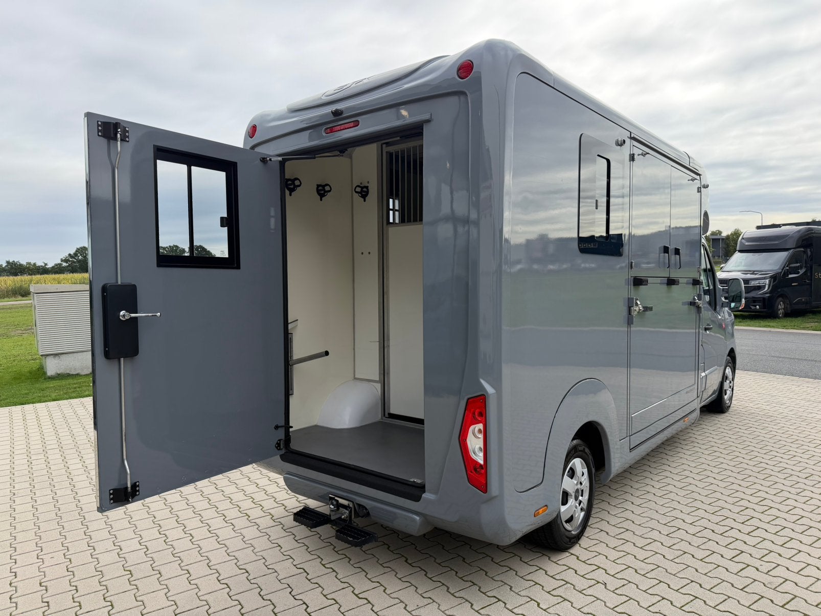 Foto 10 van Renault STX >AUTOMAAT<  paard-en-wagen Paardenvrachtwagen