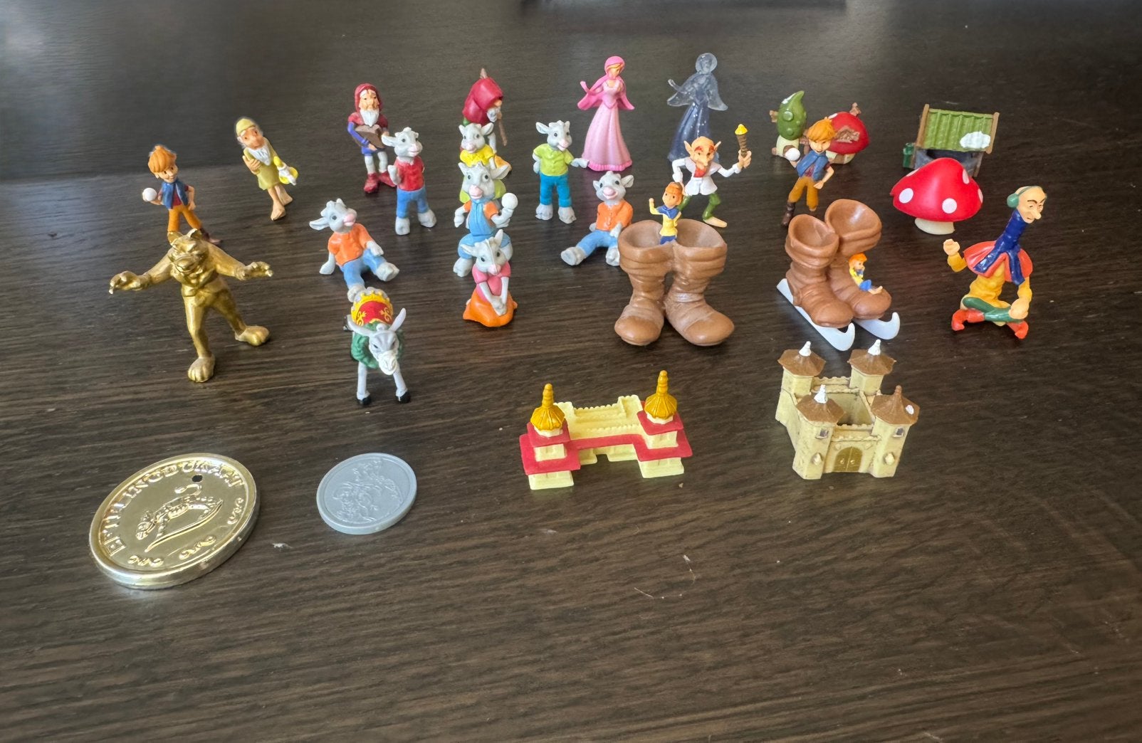Verzameling Efteling poppetjes + munten, Ophalen of Verzenden, Zo goed als nieuw, Beeldje of Poppetje