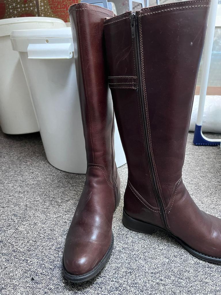 Laarzen, Kleding | Dames, Schoenen, Ophalen of Verzenden, Zo goed als nieuw, Zwart, Hoge laarzen