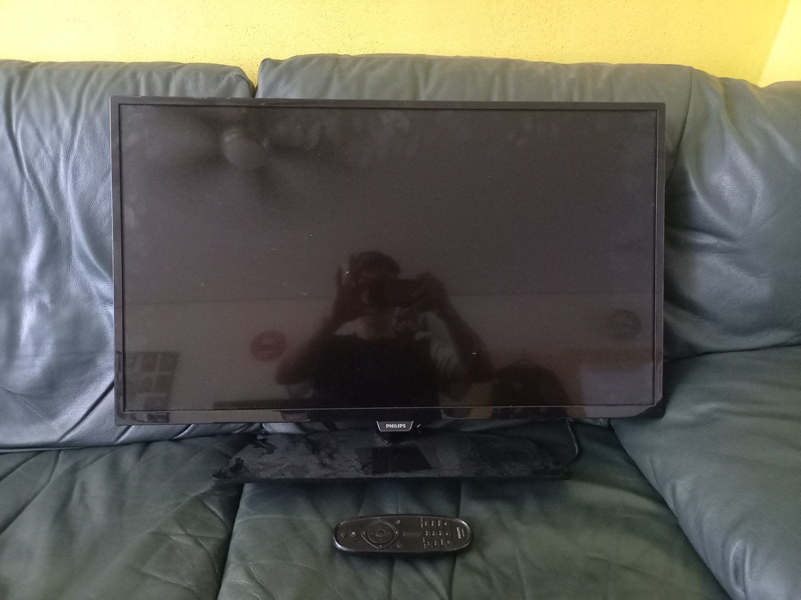 te koop 2 Philips tv's lees advertentie goed aub, Ophalen, Zo goed als nieuw