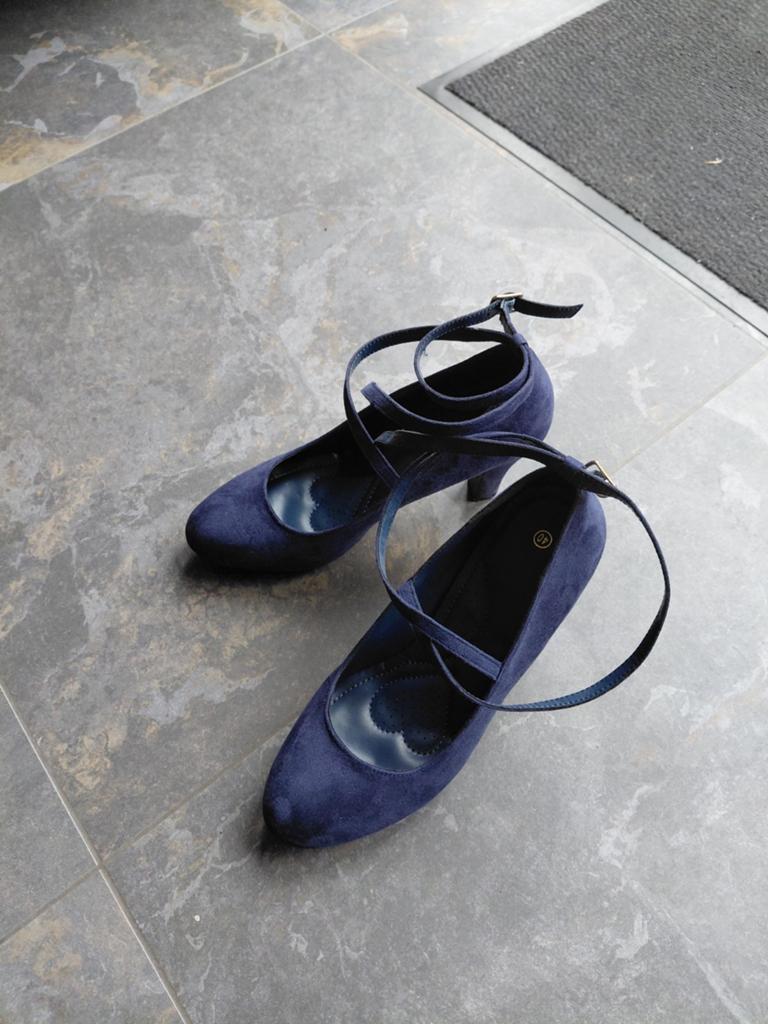 Elegante blauwe dames pump, Ophalen, Zo goed als nieuw, Blauw