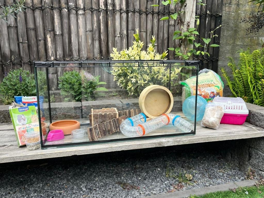 Hamsterkooi met heel veel extra spullen! (excl hamster) ;), Kooi, Gebruikt, Hamster, 75 tot 110 cm