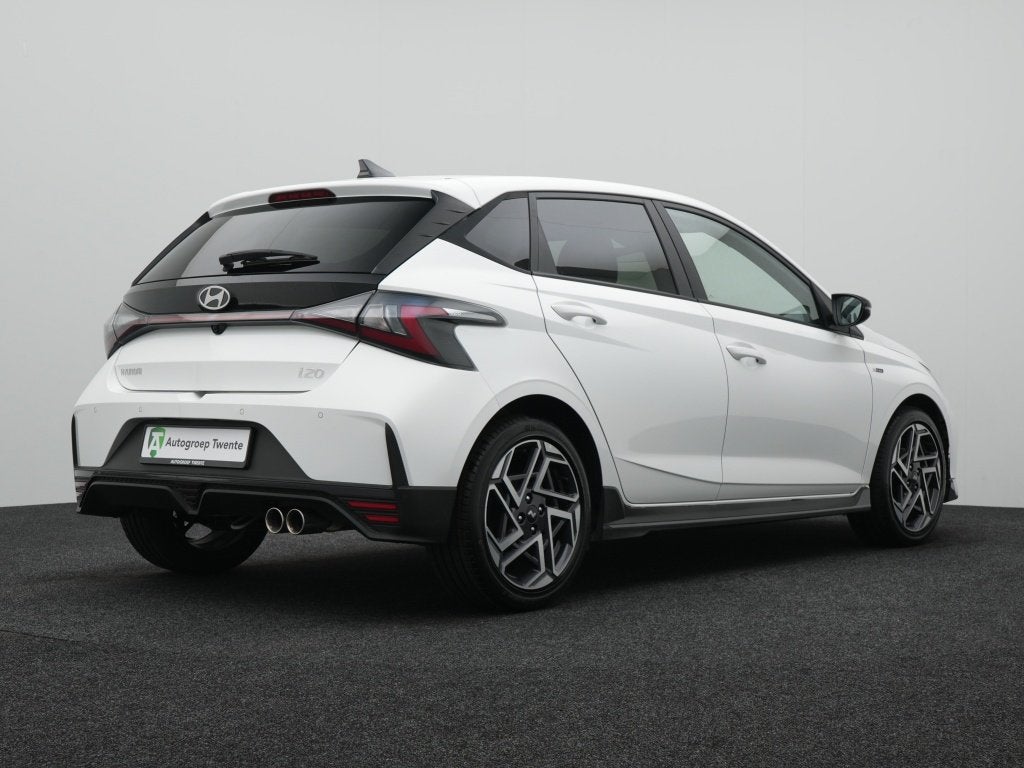 Hyundai i20 1.2 N Line | Navigatie | Private lease 429 p.m., Gebruikt, Zwart, 4 cilinders, 1198 cc