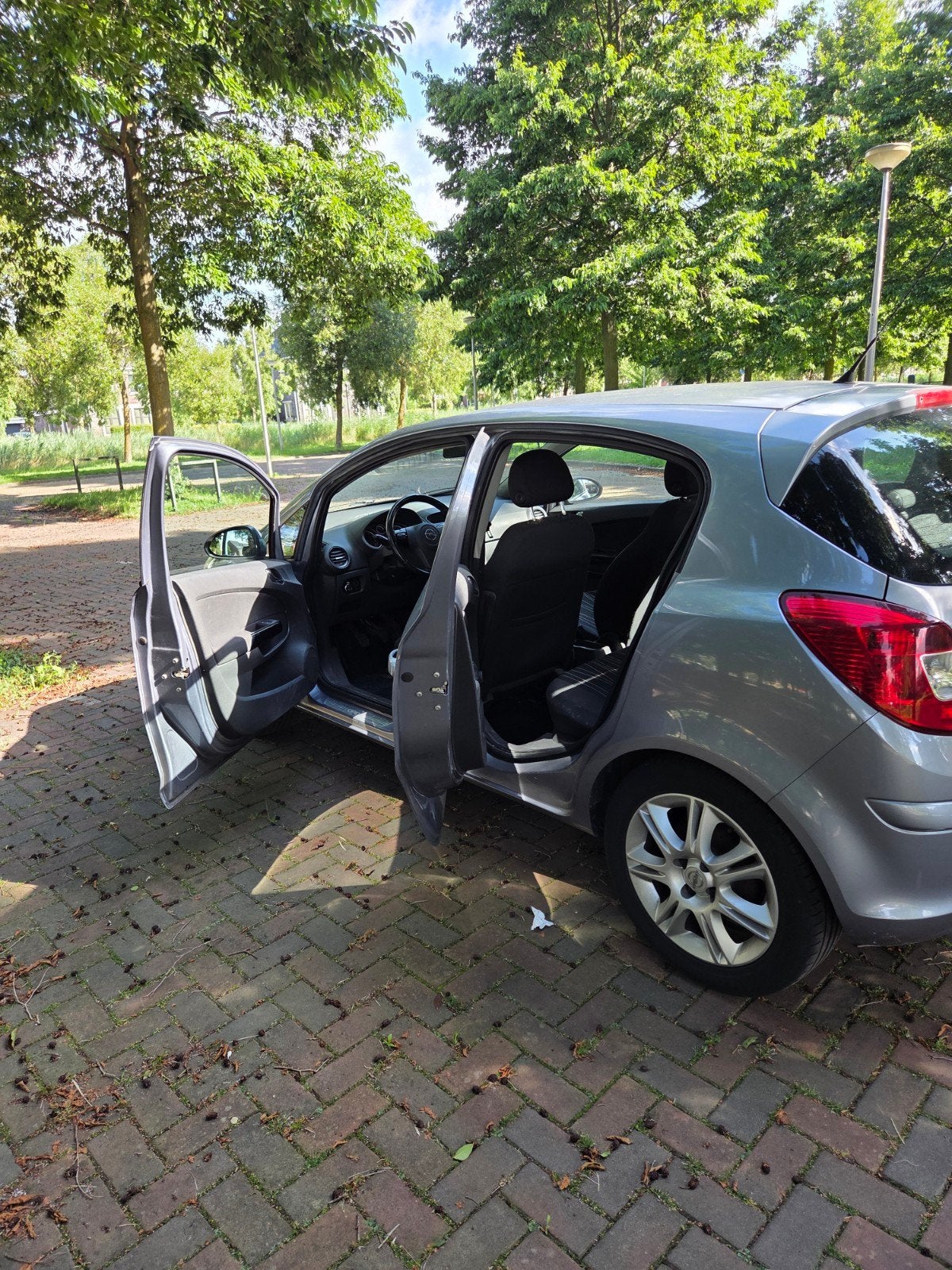 Opel Corsa 1.2 2010 | 5d | 85pk | 3e Eig, Voorwielaandrijving, 4 cilinders, 1229 cc, 49 €/maand