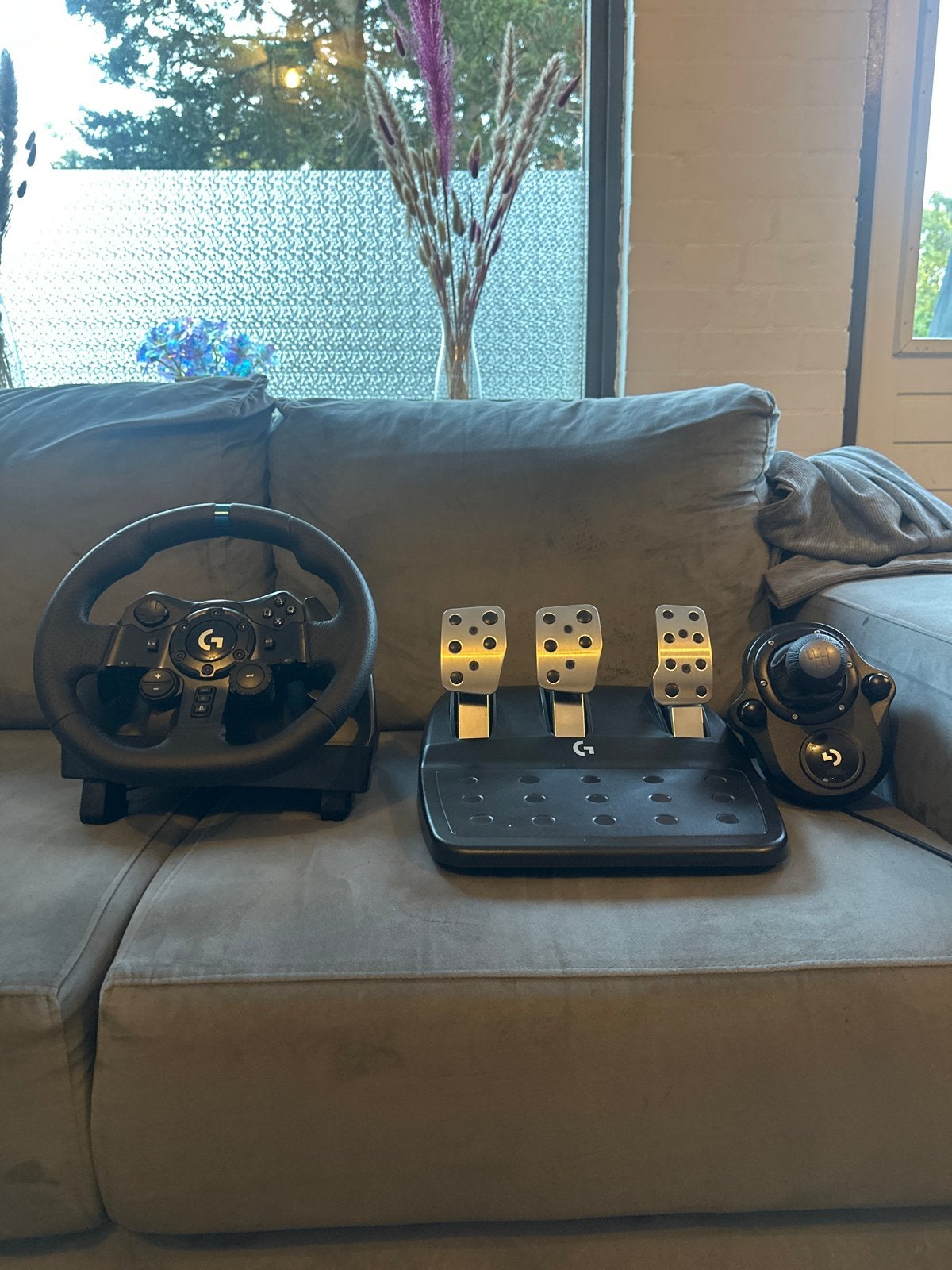 Logitech G923 Racestuur, Pedalen en Shifter Voor PC, PS4 & 5, Racestuur, Force feedback, Zo goed als nieuw, Logitech