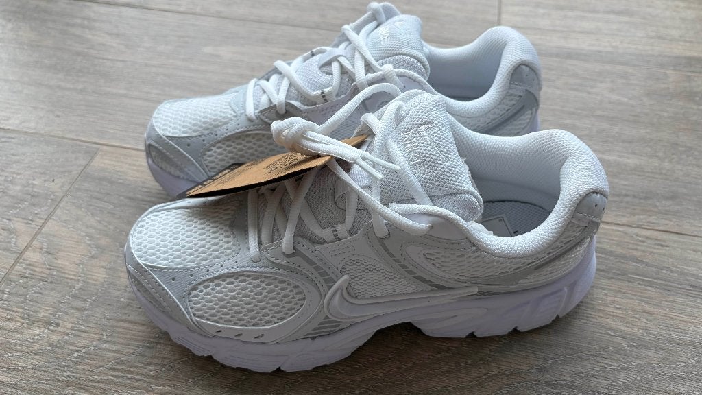 Nike V5 dames sneaker maat 40, Wit, Nike, Nieuw, Ophalen of Verzenden