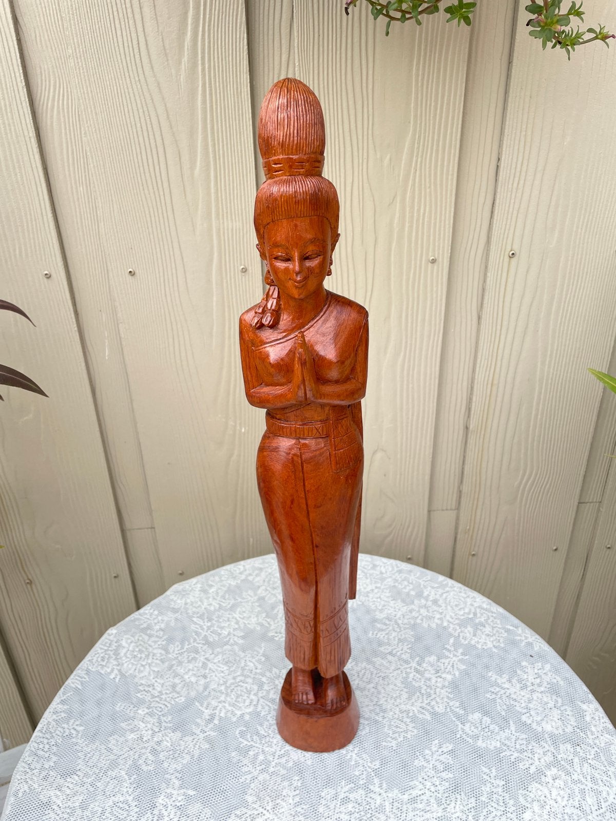 Thais Welkomstbeeld (Sawasdee Lady) – Handgesneden Hout, Buste, Handgemaakt, Hout, Bruin