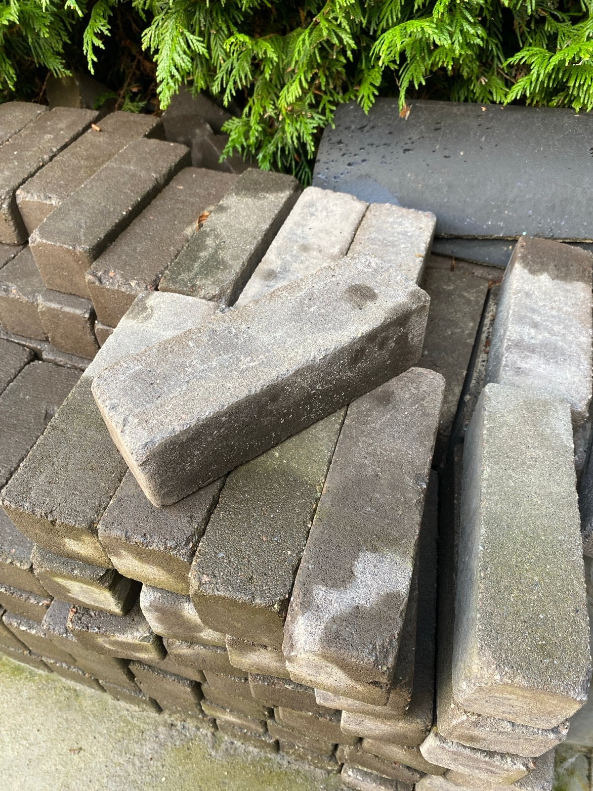 Gebruikte betonnen klinkers - ca. 10 m², Tuin en Terras, Ophalen, Gebruikt, Klinkers, 5 tot 10 m²
