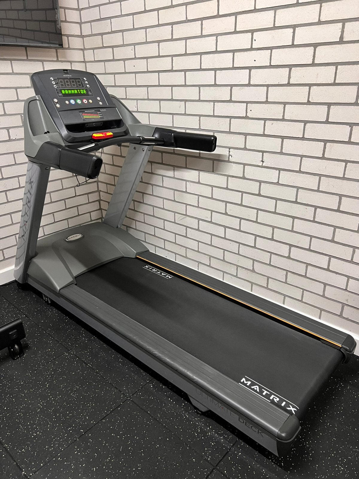 Matrix T1x professionele loopband – sportschoolkwaliteit, Ophalen, Gebruikt, Metaal, Loopband