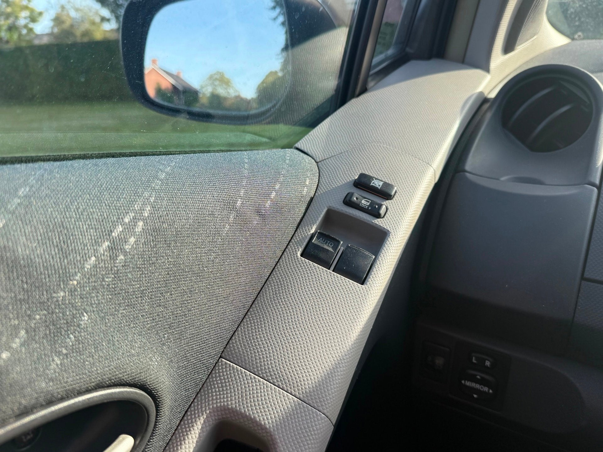 Foto 10 van Toyota Yaris 1.3 VVTi Luna|Airco|5-Deurs|Nieuwe apk