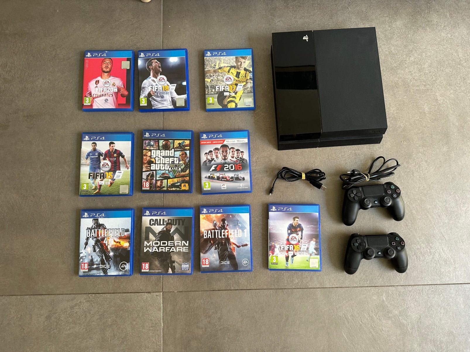 PlayStation 4 slim (PS4) 500GB + 2 Controllers + 9 Games, Spelcomputers en Games, Spelcomputers | Sony PlayStation 4, Ophalen