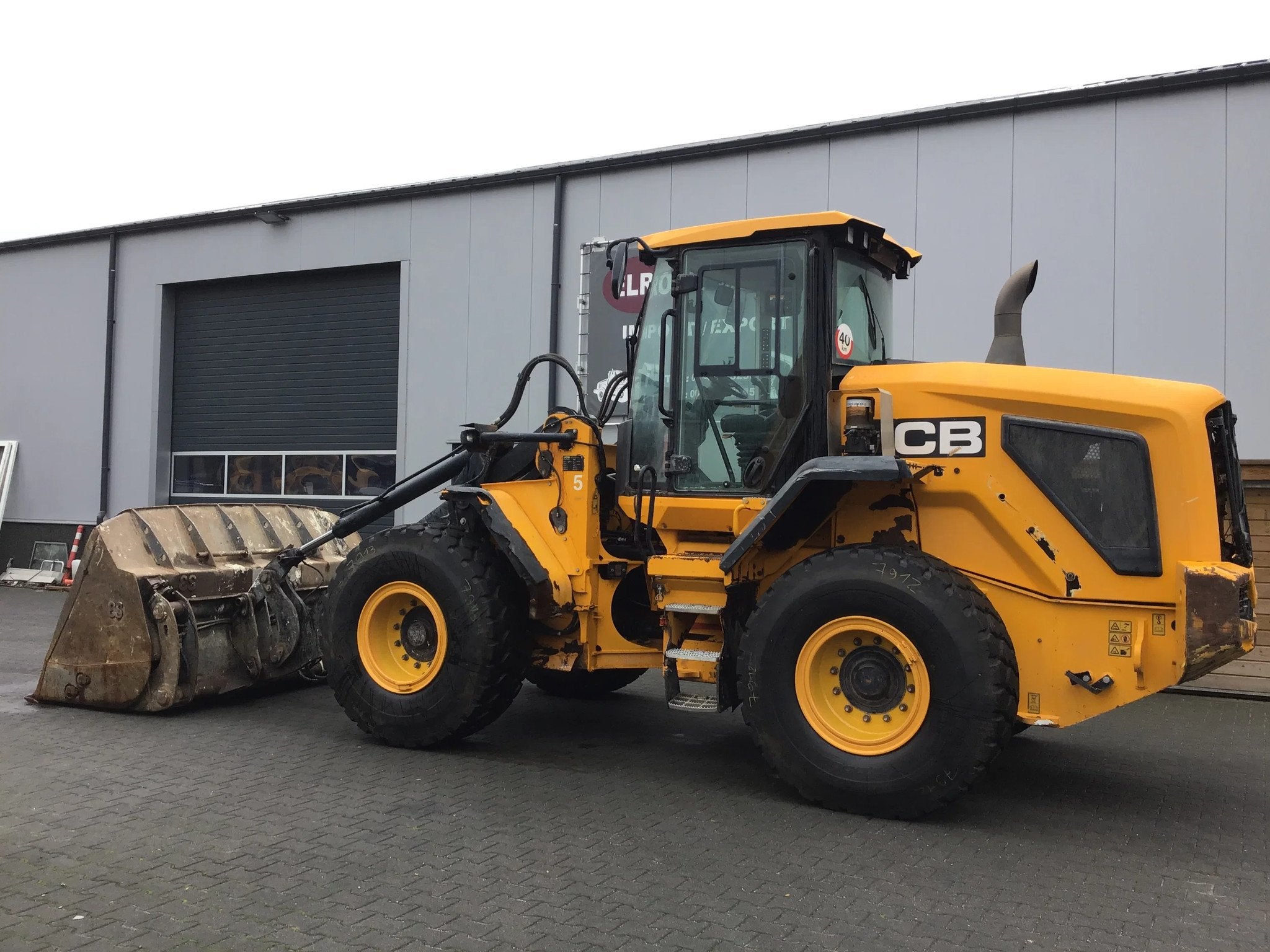 JCB 437 WHT T4F (bj 2017), Wiellader of Shovel