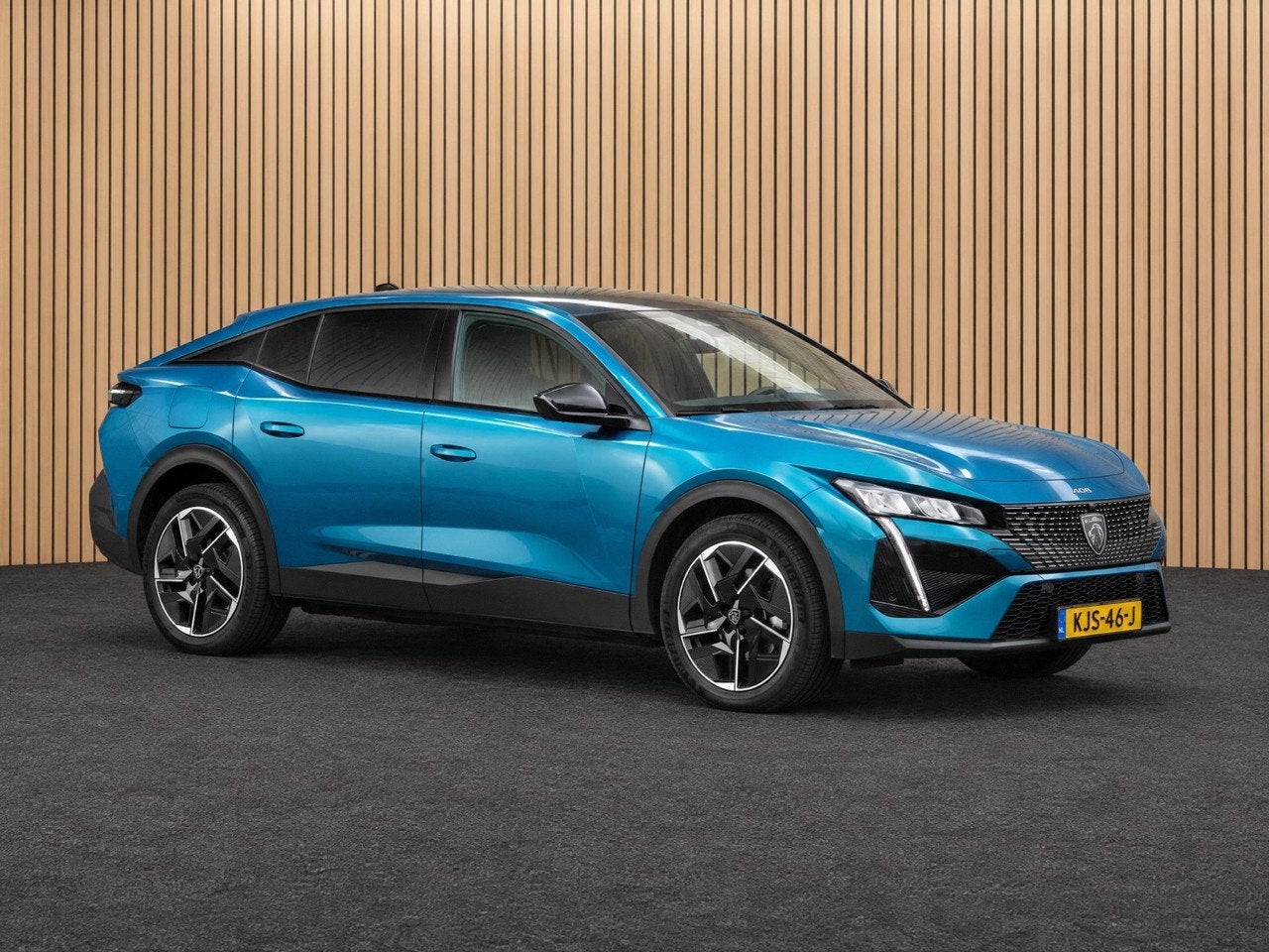 Peugeot 408 e-408 Allure 58 kWh VOORRAAD KORTING (bj 2026), Automaat, Gebruikt, 213 pk, Automatische klimaatregeling