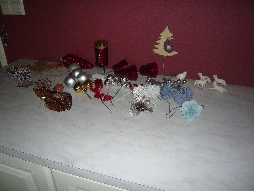 40 Kerststukjes accessoires ornamenten prikkers kaarshouders, Ophalen of Verzenden, Zo goed als nieuw