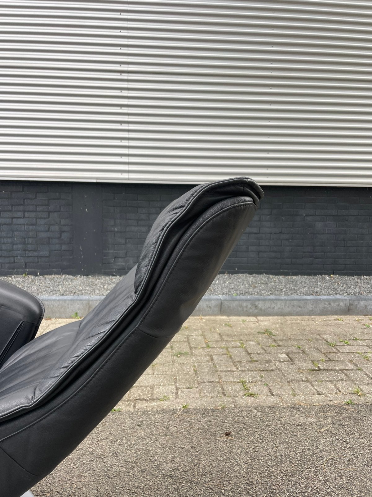 Foto 6 van Nette zwarte leren relax fauteuil / relax stoel draaibaar