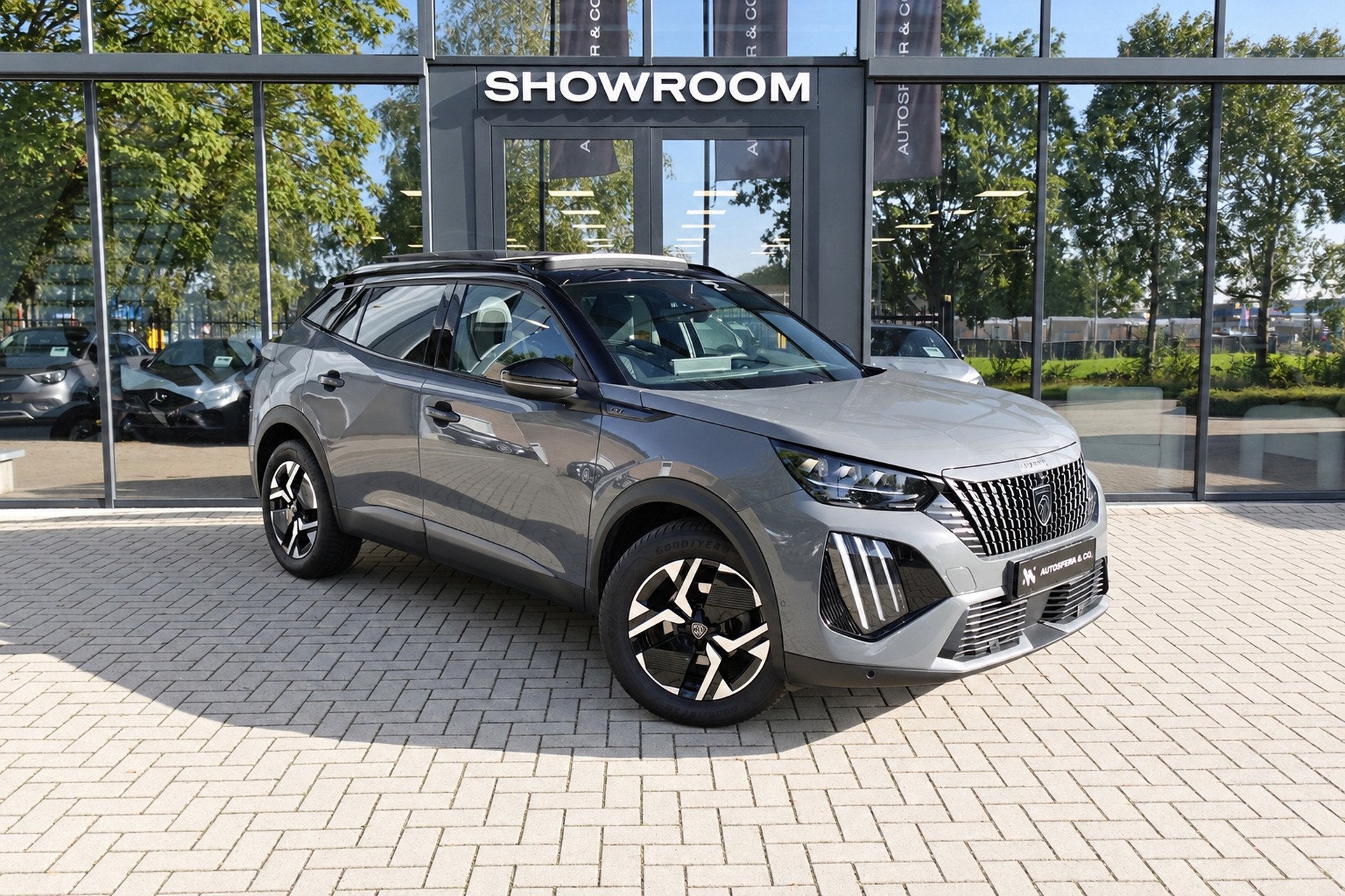 Peugeot 2008 1.2 Hybrid 136 GT PANO KEYLESS 360, 136 pk, Gebruikt, Zwart, 1199 cc