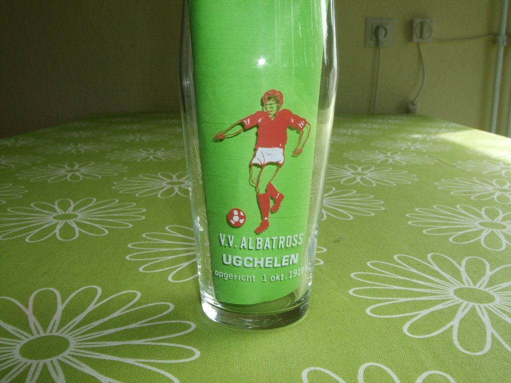 V.V. Albatross Ugchelen opgericht 1 okt 1919 glas, Ophalen of Verzenden, Zo goed als nieuw, Overige binnenlandse clubs, Overige typen