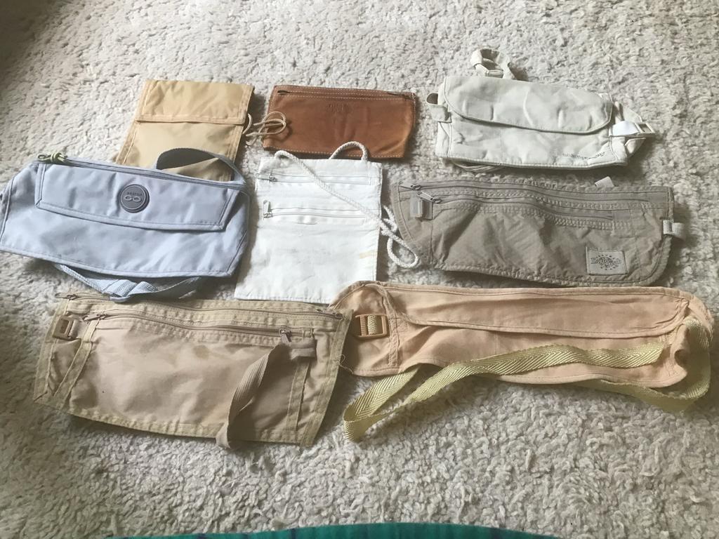 Diverse Reisportemonnees en Heuptasjes - Handig voor op Reis, Gebruikt, Beige, Minder dan 35 cm, Minder dan 20 cm