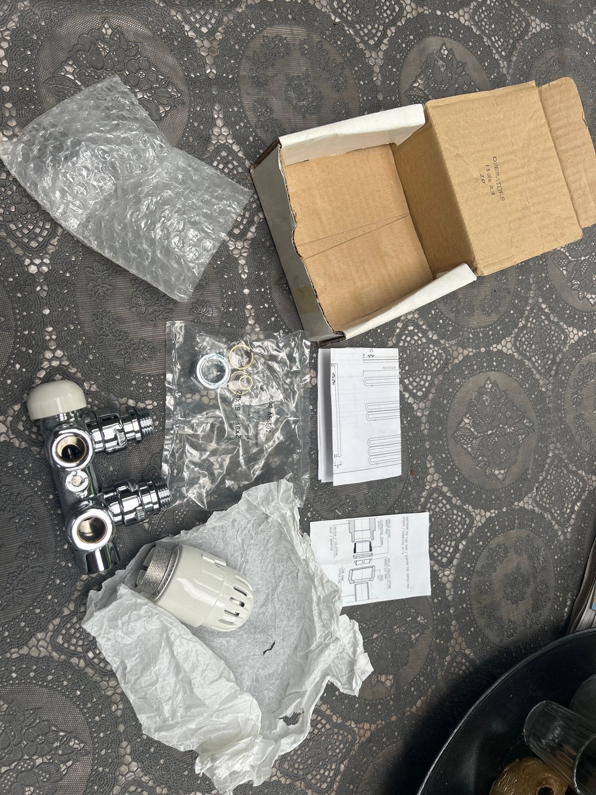Instamat Twin Valve Aansluitblok met Thermostaatknop, Minder dan 30 cm, Radiator, Nieuw, Minder dan 60 cm
