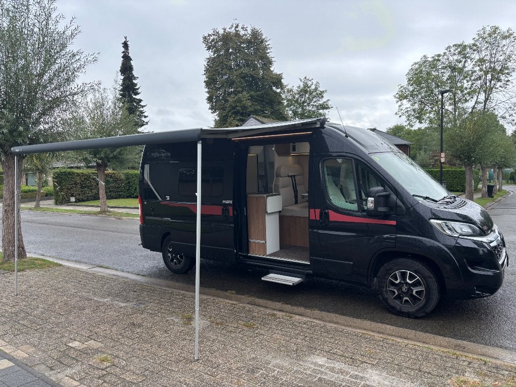 Foto 12 van Zeer nette Pilote V600G buscamper met 3 slaapplaatsen