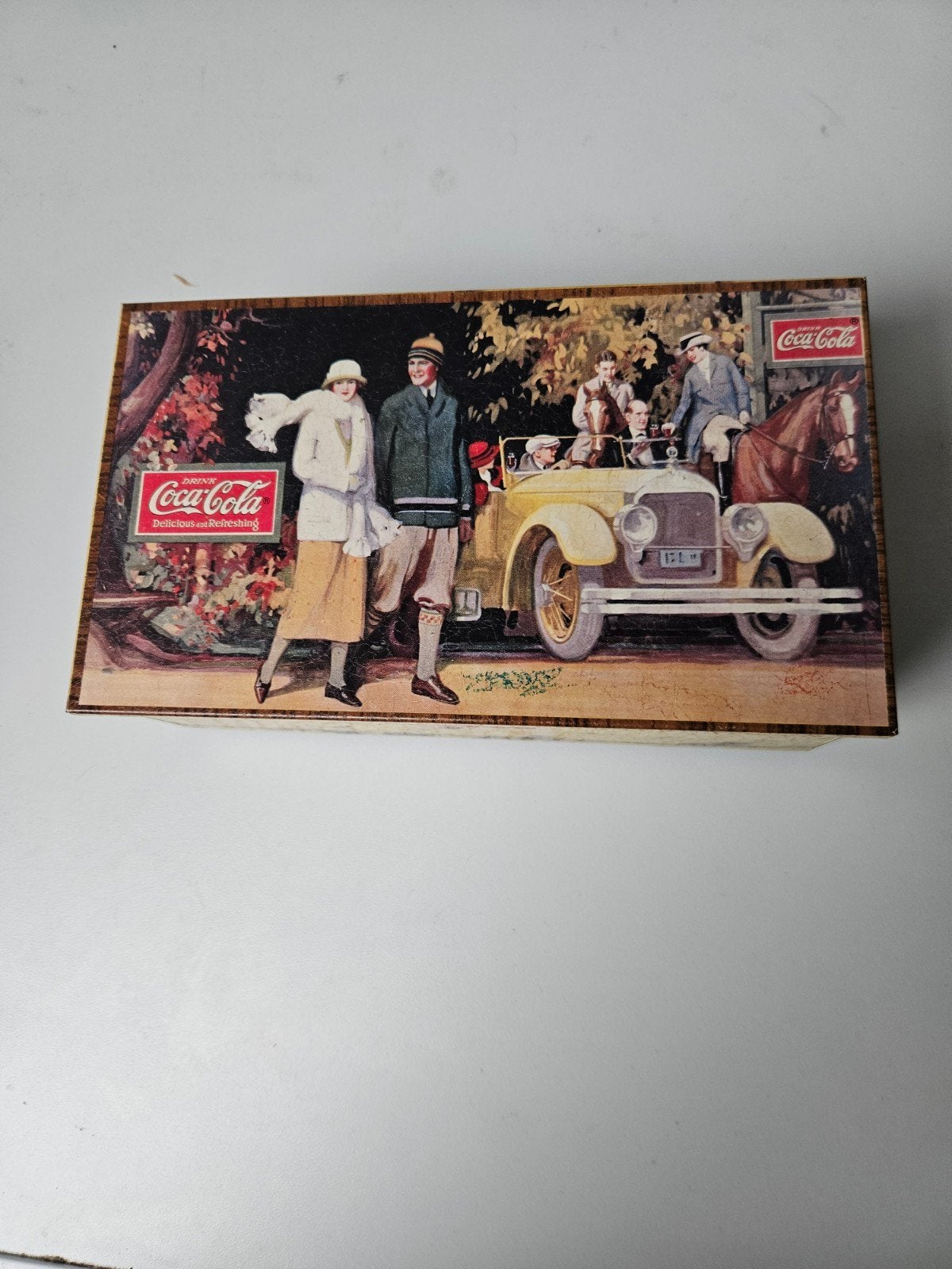 Vintage Coca-Cola blik met klassieke afbeelding, Ophalen of Verzenden, Gebruikt, Verpakking