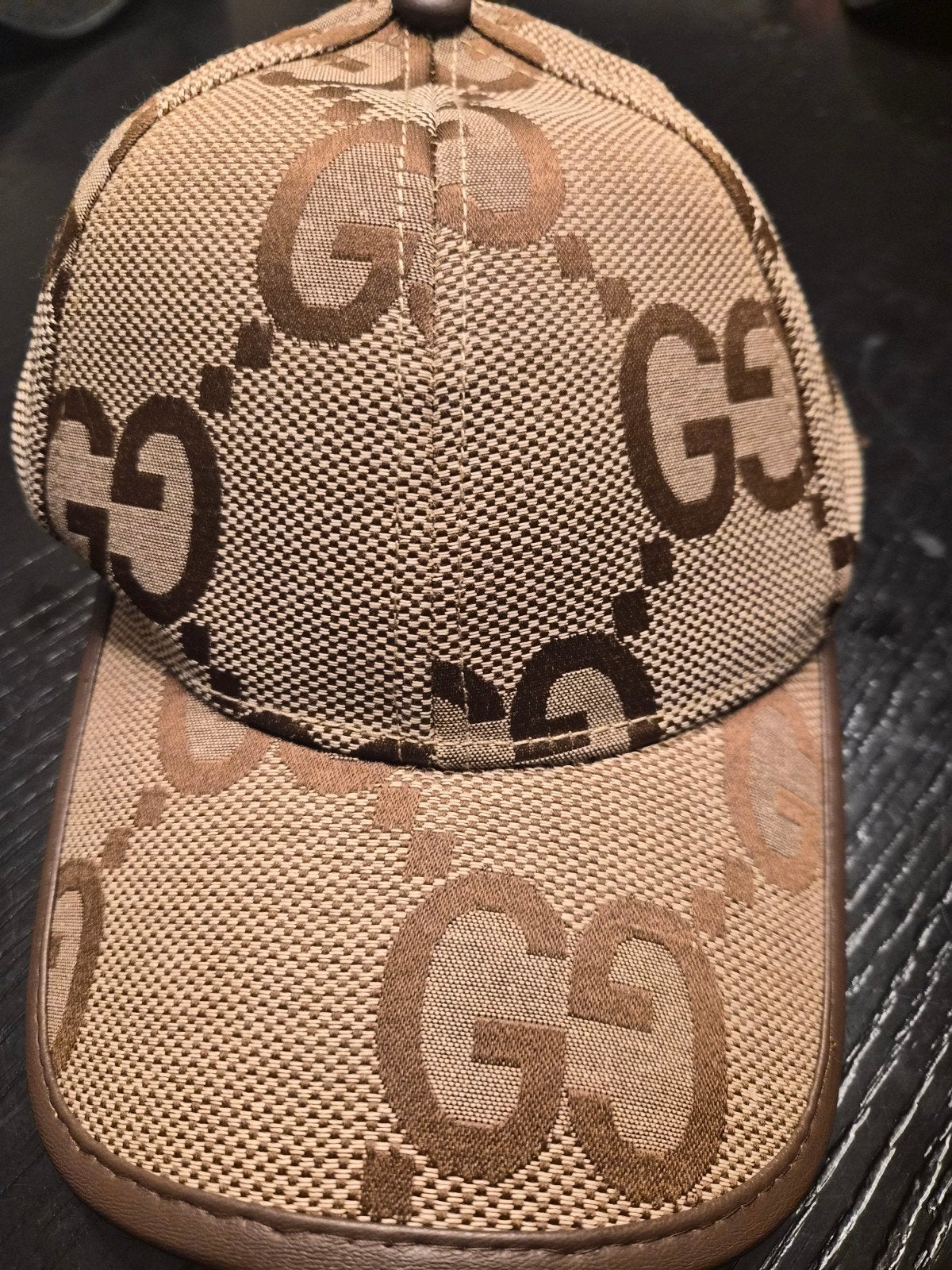 Gucci pet met GG-monogramhhhhhgggggggggggggggggggggggggggggg, Kleding | Dames, Ophalen, One size fits all, Gedragen, Pet