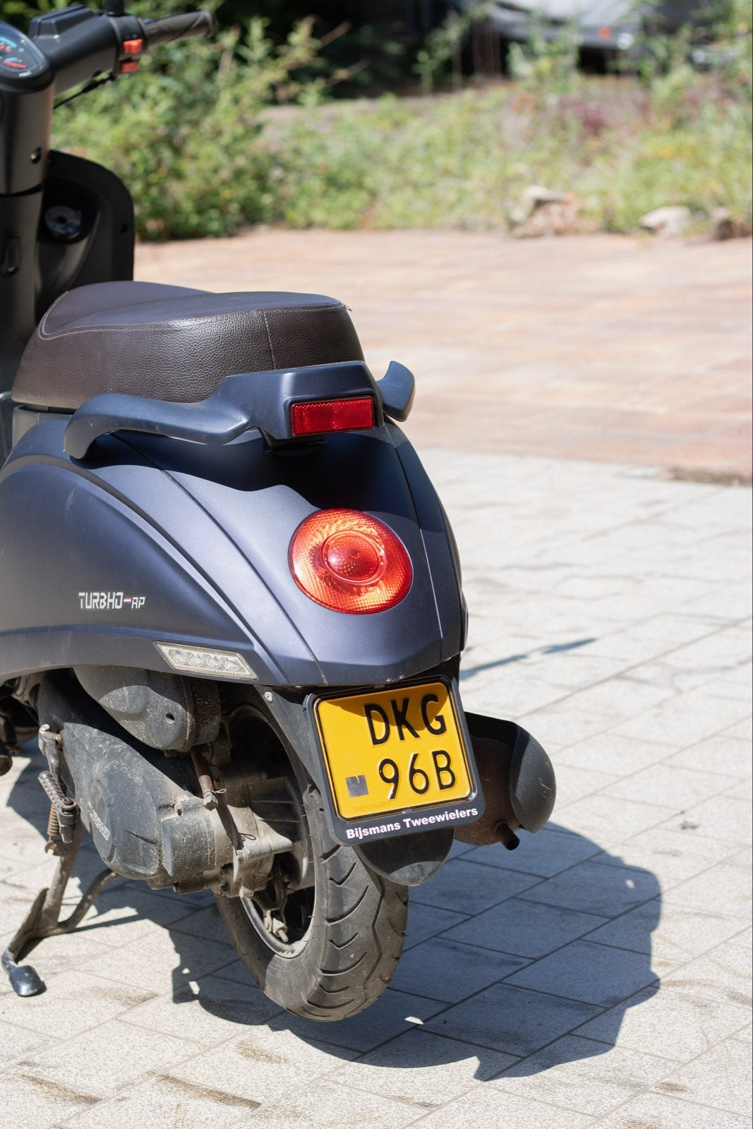 Turbo-RP Scooter - Lichte krasjes op zijkappen, Fietsen en Brommers, Ophalen, Gebruikt, Benzine, Overige merken