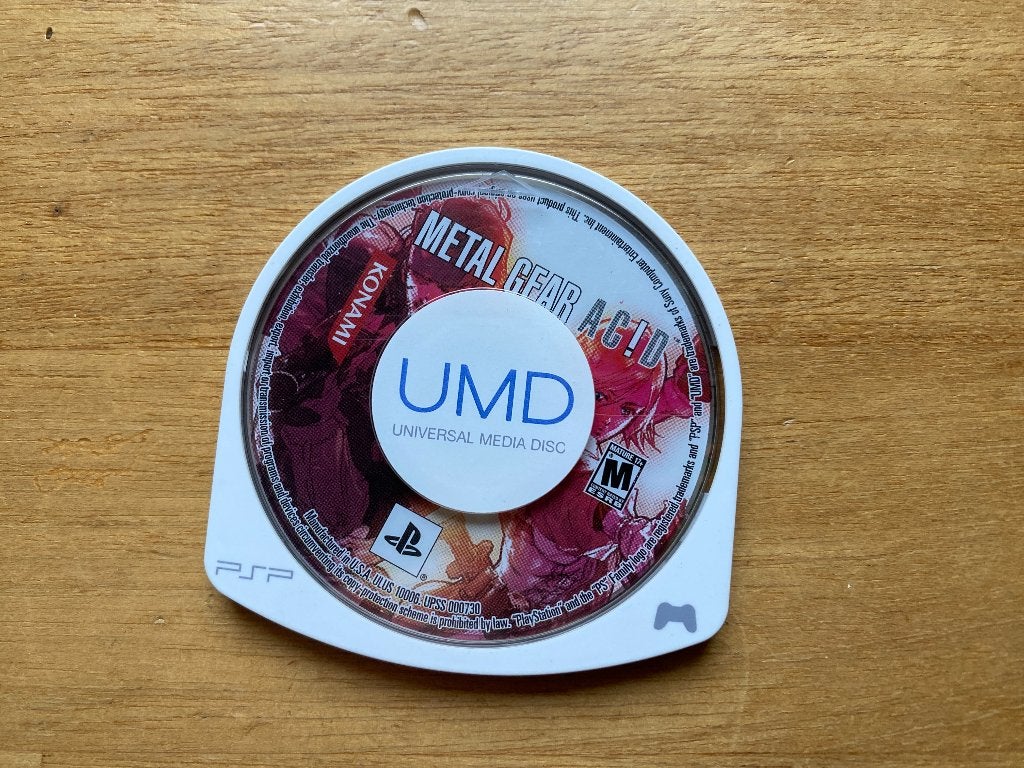metal gear acid psp, 1 speler, Racen en Vliegen, Ophalen of Verzenden, Zo goed als nieuw