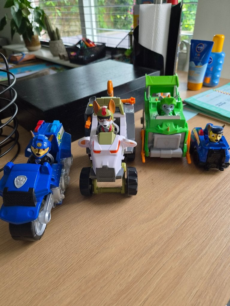 Paw patrol wagens 4x, Kinderen en Baby's, Speelgoed | Speelgoedvoertuigen, Ophalen of Verzenden, Zo goed als nieuw