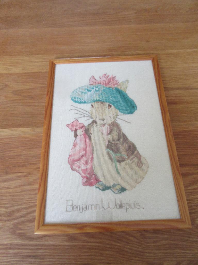 Beatrix Potter De dierenwereld 3 ingelijste borduurwerken, Huis en Inrichting, Ophalen, Minder dan 50 cm, Gebruikt, Schilderij