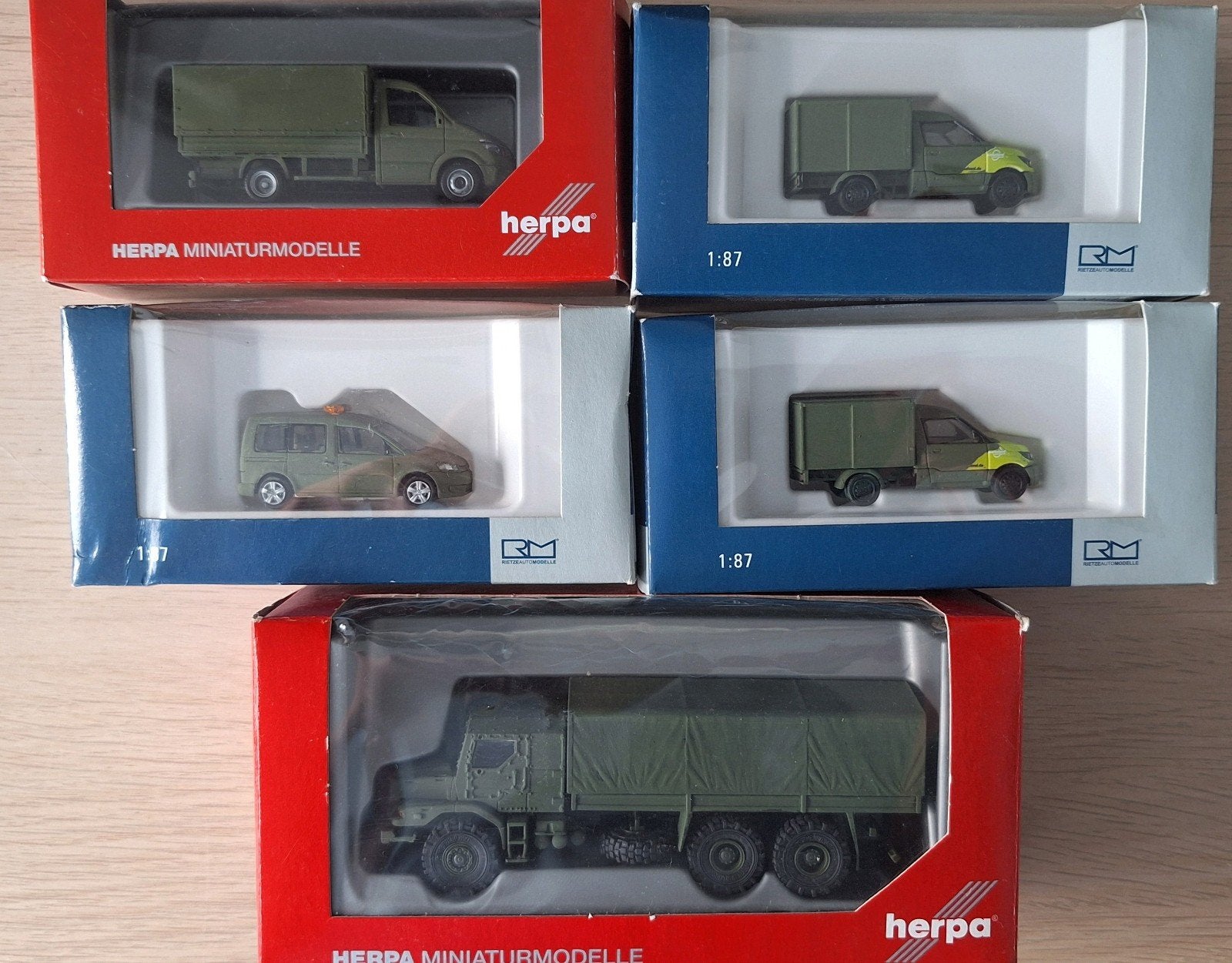 Leger Herpa,Rietze 1:87 Miniaturen ( zelfbouw), Hobby en Vrije tijd, Modelauto's | 1:87, Nieuw, Bus of Vrachtwagen, Herpa, Ophalen of Verzenden