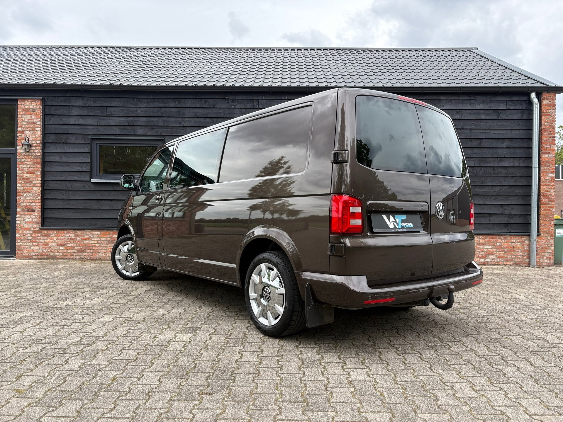 Volkswagen Transporter 2.0 TDI L2H1 Highline - 5 persoons -, Stof, Gebruikt, Zwart, 4 cilinders