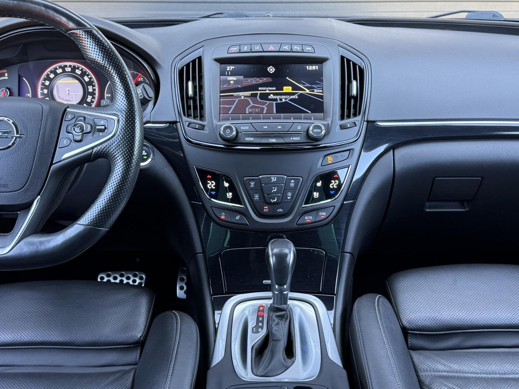 Foto 14 van Opel Insignia Sports Tourer 2.0 T Cosmo 4x4 250pk |Bose|Lede
