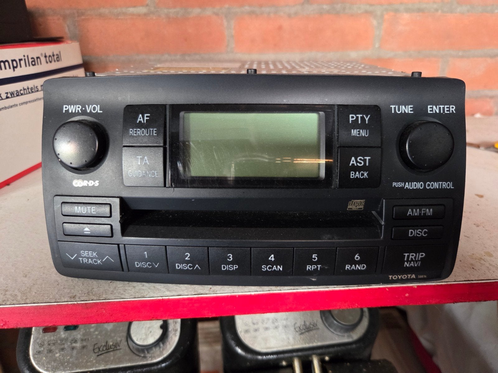 Toyota Corola  autoradio met CD-speler en navigatie, Ophalen, Gebruikt